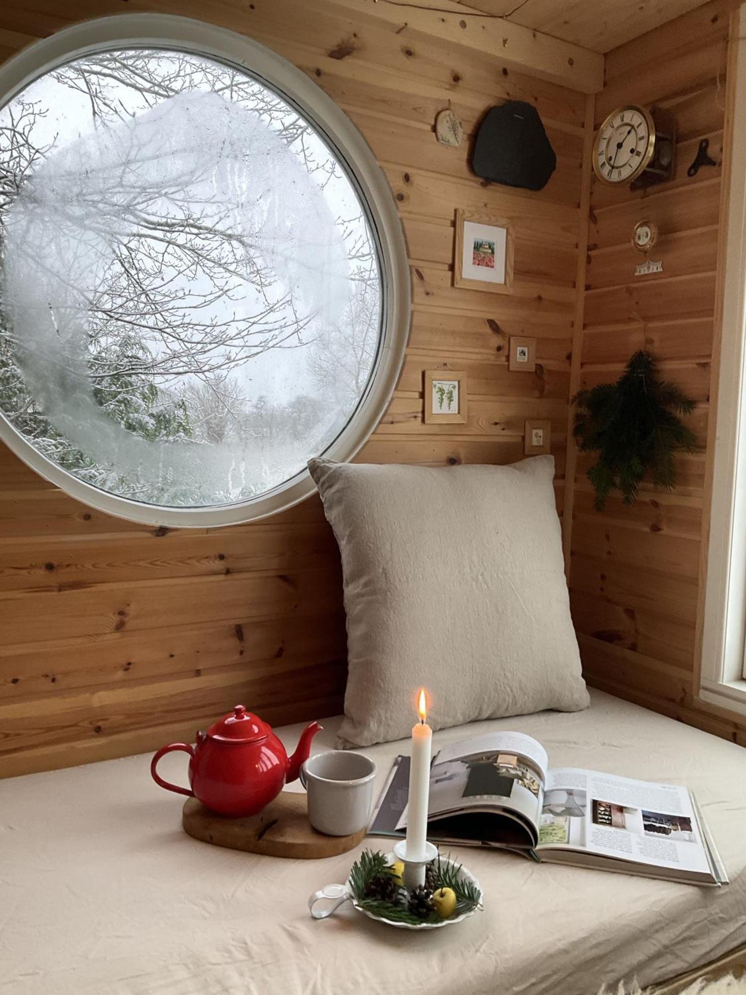 Camping Treehouse Escape *