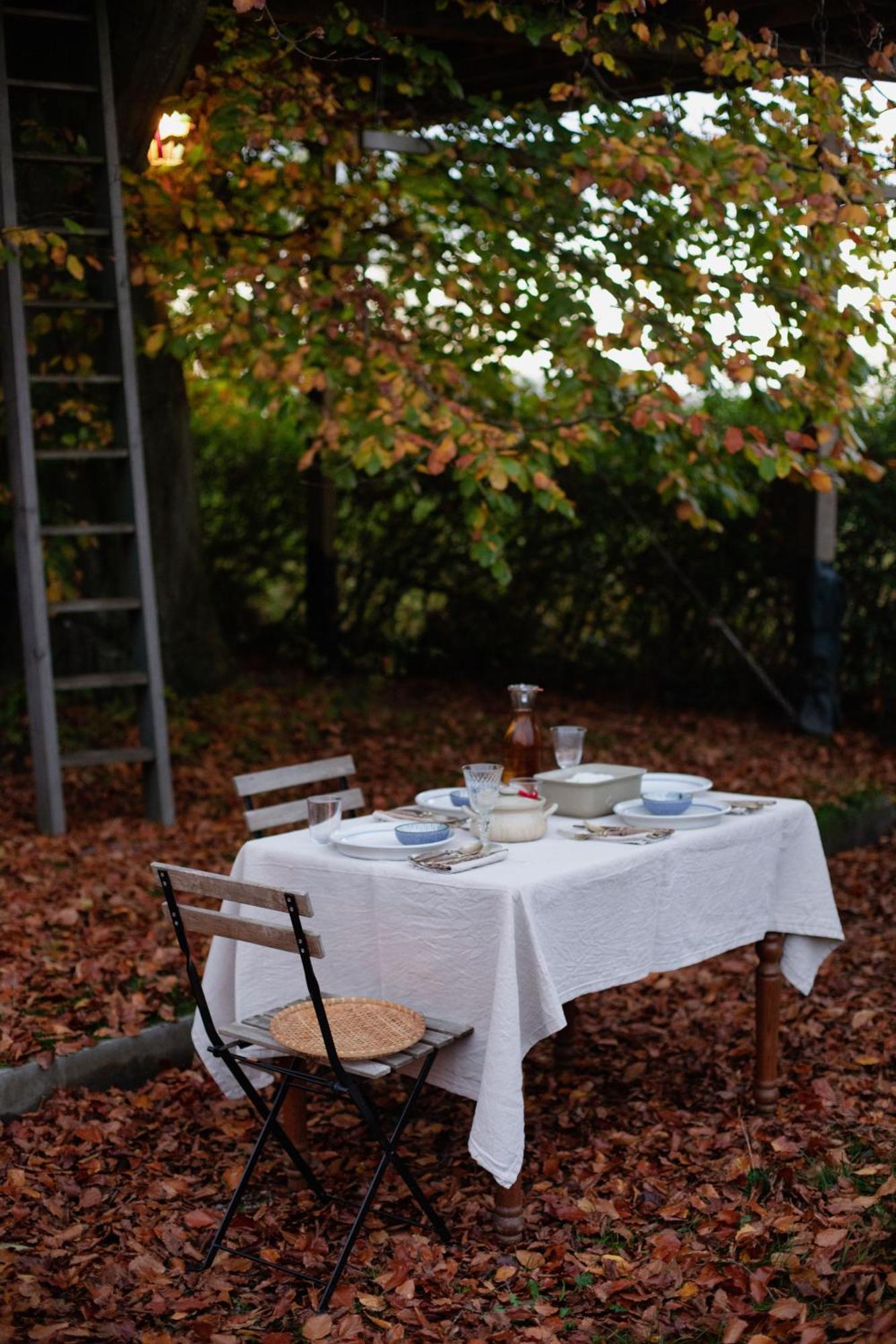 Camping Treehouse Escape *